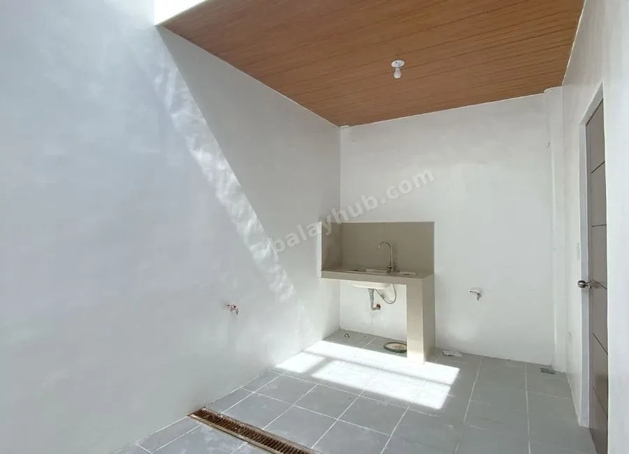 BEAUTIFUL MODERN DESIGN 2 STOREY TOWNHOUSE FOR SALE IN LAS PIÑAS