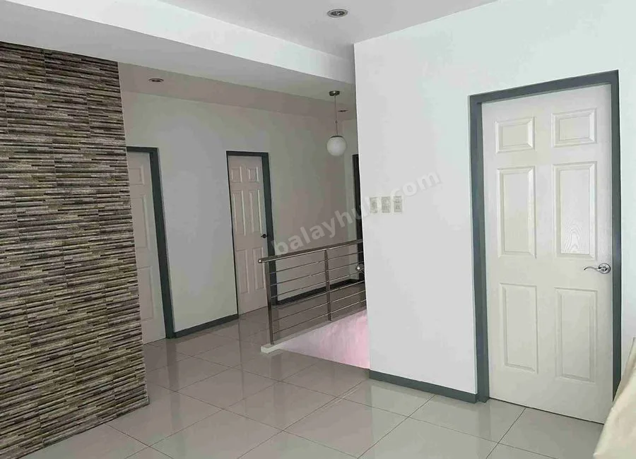 Two storey modern house for sale with big garden (fully furnished)