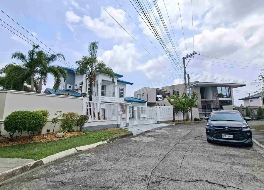 Two storey modern house for sale with big garden (fully furnished)