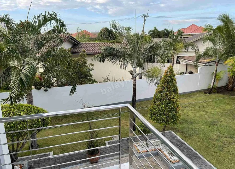 Two storey modern house for sale with big garden (fully furnished)