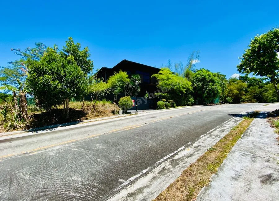 For Sale Vacant Lot in Ayala Westgrove Heights -  R1589