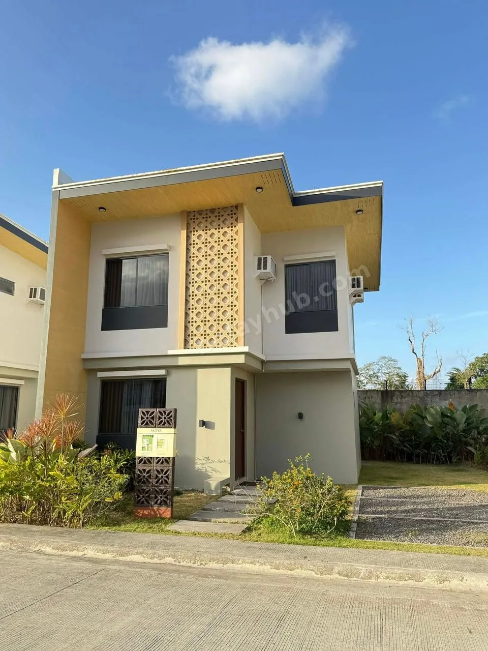 3BR Single Detached House in Solaya Lipa