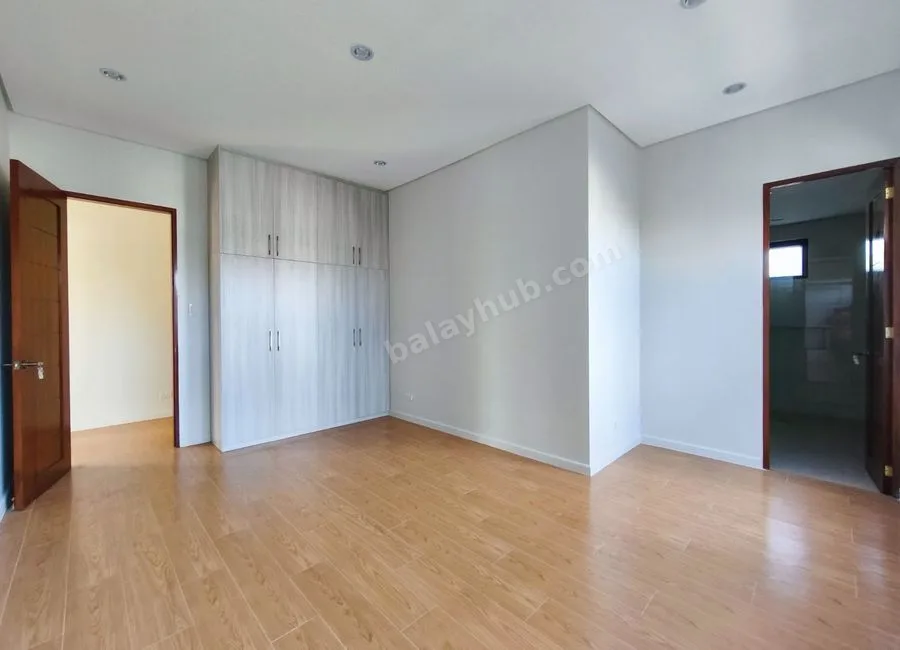 FOR SALE! 45M 2-Storey House and Lot in BF Homes Village Paranaque-AP