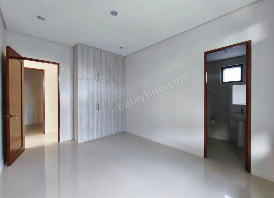FOR SALE! 45M 2-Storey House and Lot in BF Homes Village Paranaque-AP