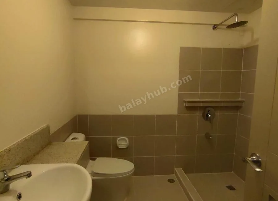 For Sale Maple Place 2 Bedroom Condo with Parking Acacia Estates Near Mckinley Hill and BGC Taguig