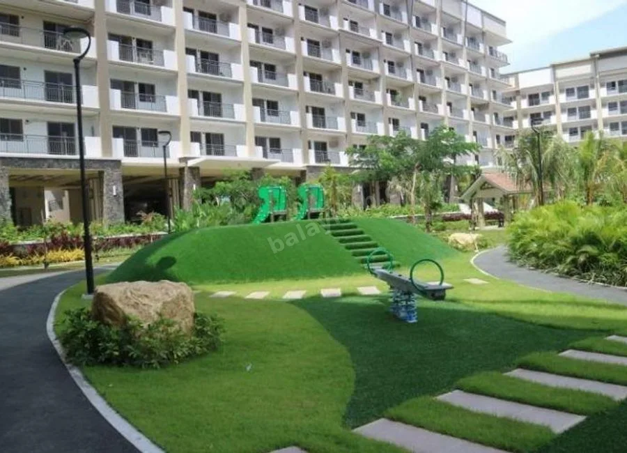 For Sale Maple Place 2 Bedroom Condo with Parking Acacia Estates Near Mckinley Hill and BGC Taguig