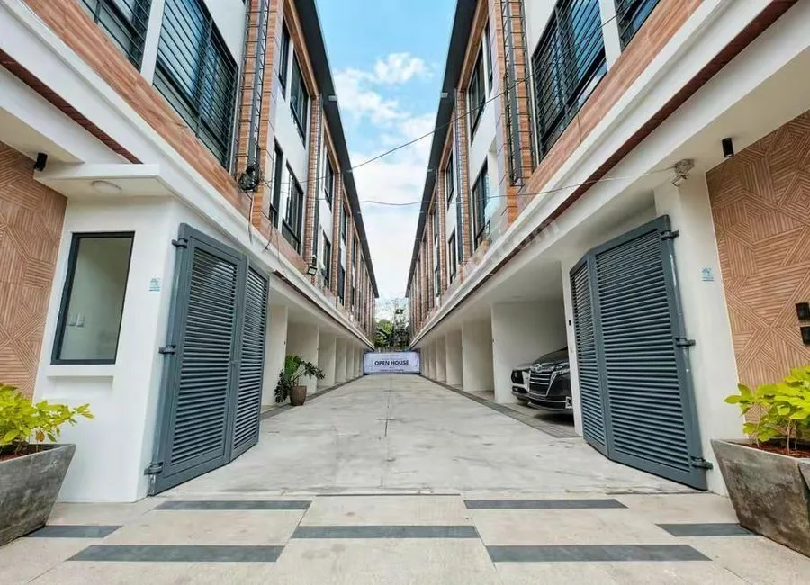 Fairview Quezon City For Sale 3 Storey Townhouse 4 Bedrooms near Dahlia Ave RG