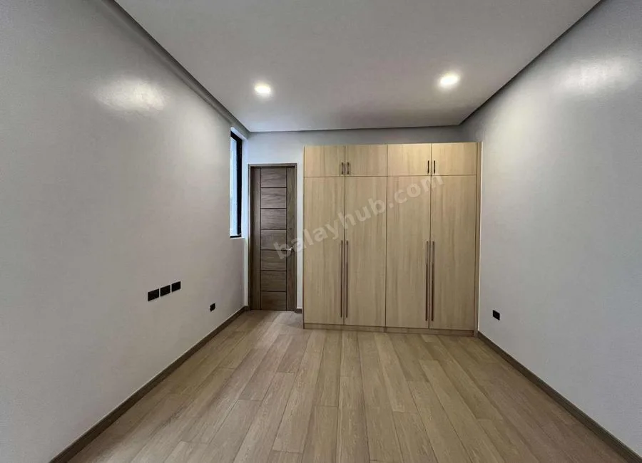 Tomas Morato Townhouse For Sale Brgy Obrero Quezon City near Roces and Kamuning SD