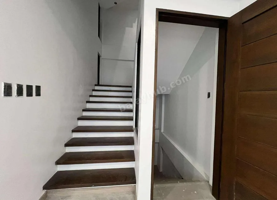 Tomas Morato Townhouse For Sale Brgy Obrero Quezon City near Roces and Kamuning SD