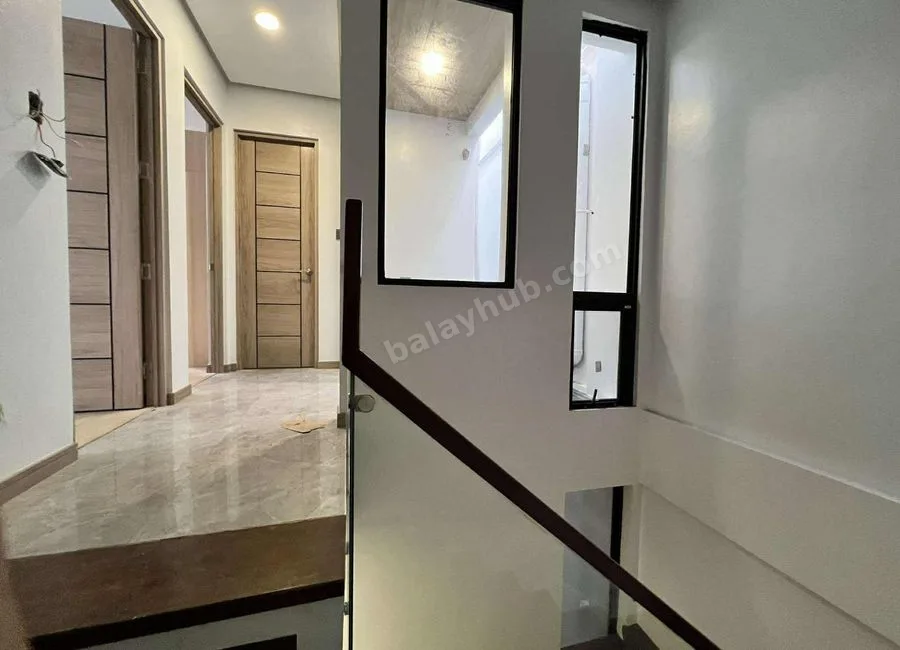 Tomas Morato Townhouse For Sale Brgy Obrero Quezon City near Roces and Kamuning SD