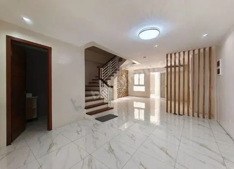 For Sale 3 Storey Modern Townhouse in Bahay Toro Project 8, Q.C. KSA