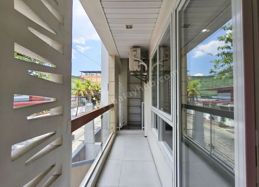 For Sale 3 Storey Modern Townhouse in Bahay Toro Project 8, Q.C. KSA