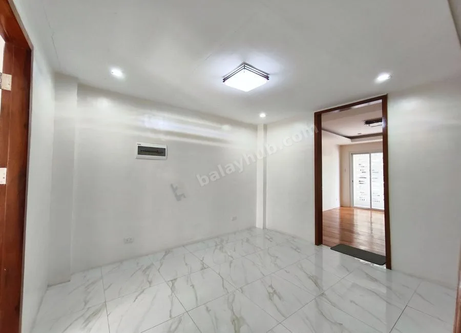 For Sale 3 Storey Modern Townhouse in Bahay Toro Project 8, Q.C. KSA