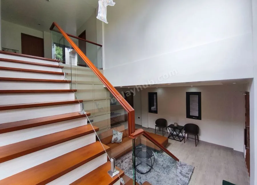For Sale! 4 Bedroom House and Lot in Tagaytay Mendez -AJCS
