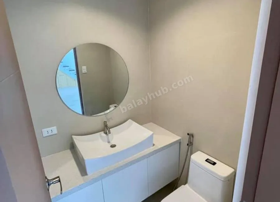 FOR SALE! House and Lot w/ 5 Bedrooms 31M in BF Homes Paranaque-AP