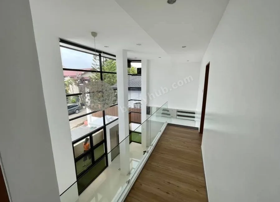 FOR SALE! House and Lot w/ 5 Bedrooms 31M in BF Homes Paranaque-AP