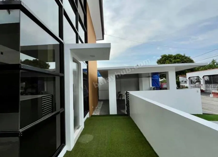 FOR SALE! House and Lot w/ 5 Bedrooms 31M in BF Homes Paranaque-AP
