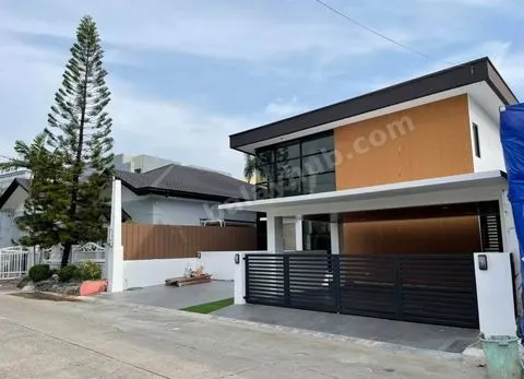 FOR SALE! House and Lot w/ 5 Bedrooms 31M in BF Homes Paranaque-AP