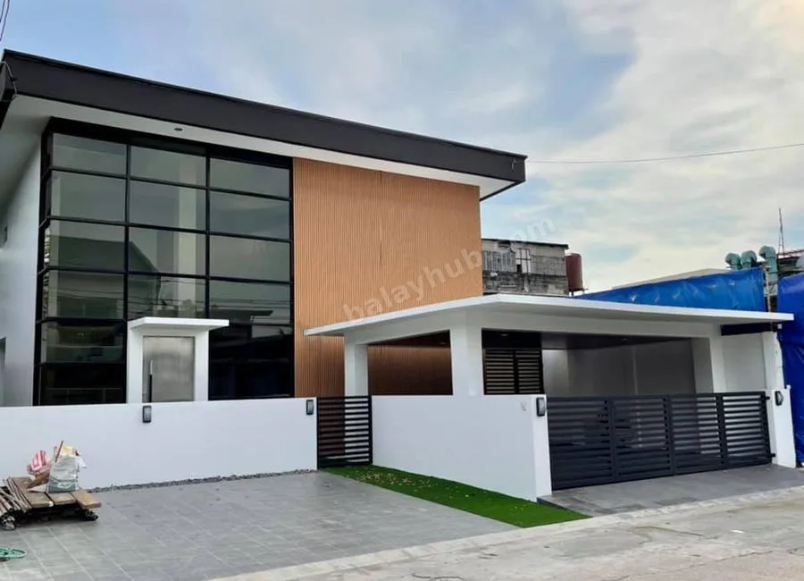 FOR SALE! House and Lot w/ 5 Bedrooms 31M in BF Homes Paranaque-AP
