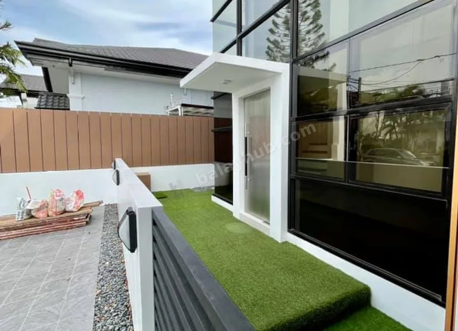 FOR SALE! House and Lot w/ 5 Bedrooms 31M in BF Homes Paranaque-AP
