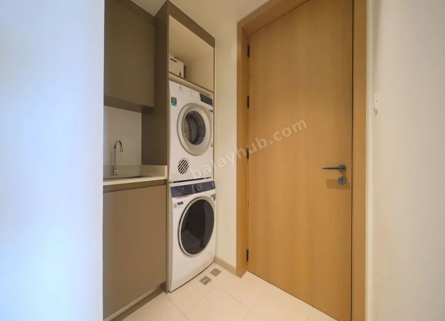 Luxury 3BR 3 Bedroom Unit for Sale in Aurelia Residences BGC Taguig West Tower with 4 Parking Slots and Partial Golf View