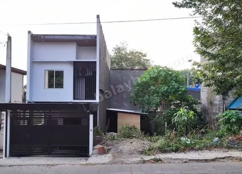 2 Storey Townhouse For Sale 3 Bedrooms in Amparo North Caloocan near SM Fairview RG