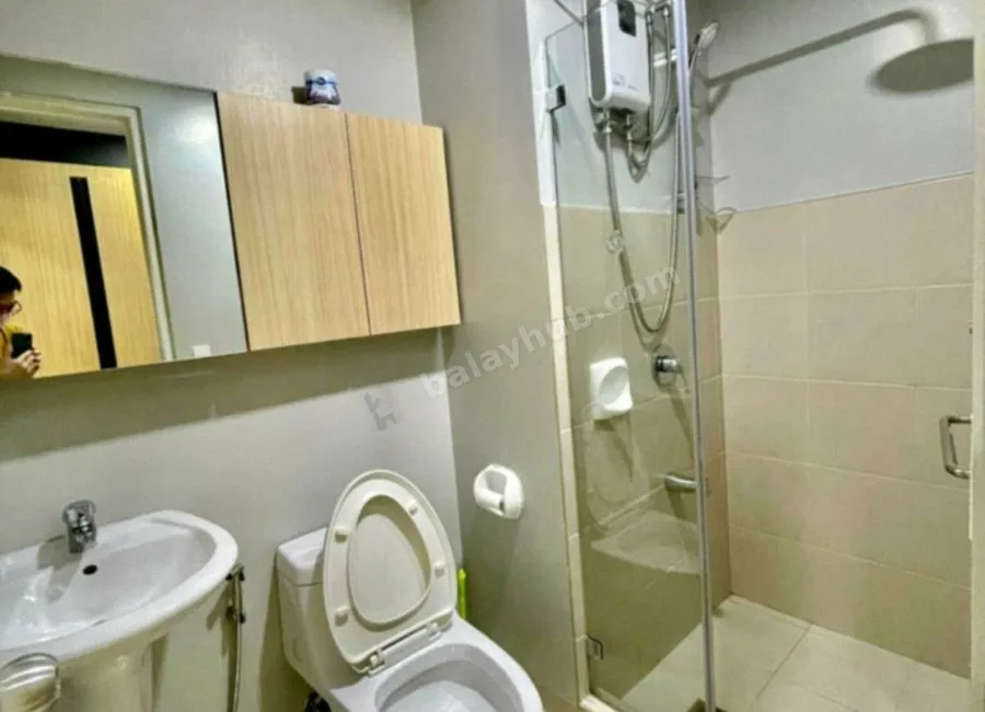 Selling Studio Condo unit with Parking, Avida Towers Cloverleaf