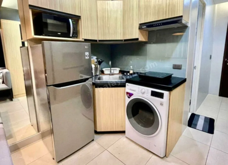 Selling Studio Condo unit with Parking, Avida Towers Cloverleaf