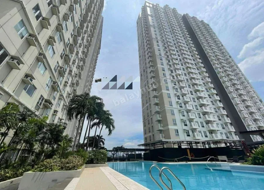 Selling Studio Condo unit with Parking, Avida Towers Cloverleaf