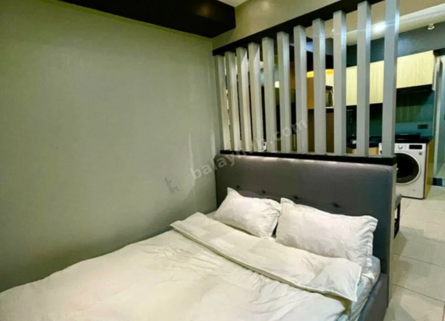 Selling Studio Condo unit with Parking, Avida Towers Cloverleaf
