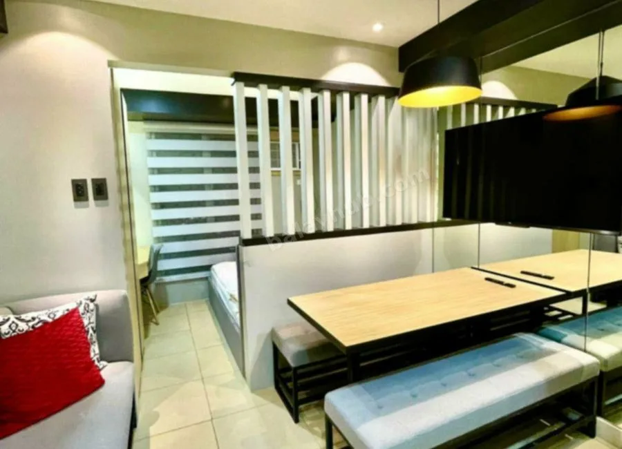 Selling Studio Condo unit with Parking, Avida Towers Cloverleaf
