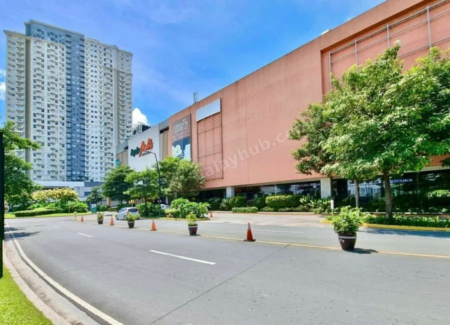 Selling Studio Condo unit with Parking, Avida Towers Cloverleaf