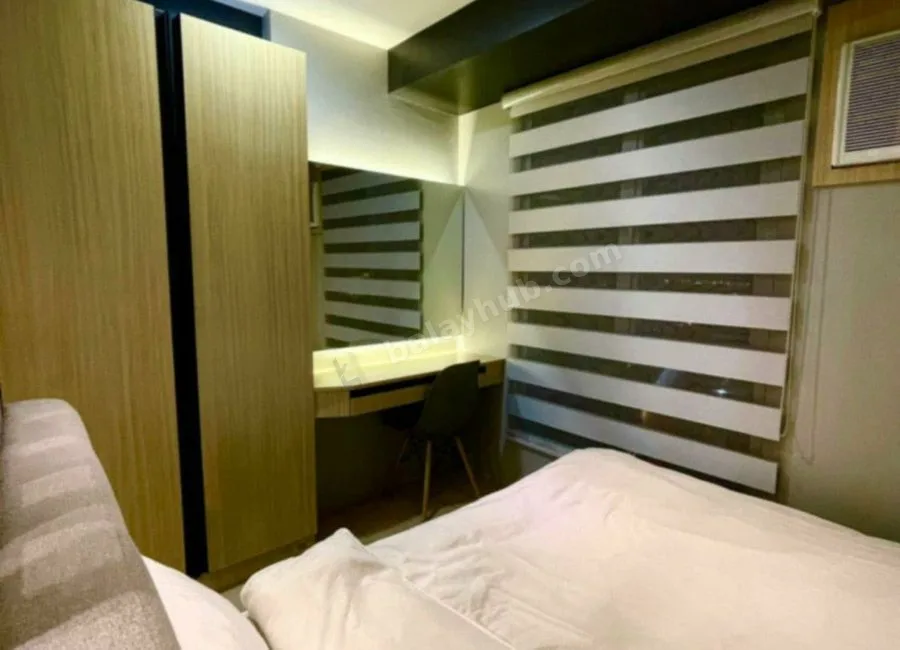 Selling Studio Condo unit with Parking, Avida Towers Cloverleaf