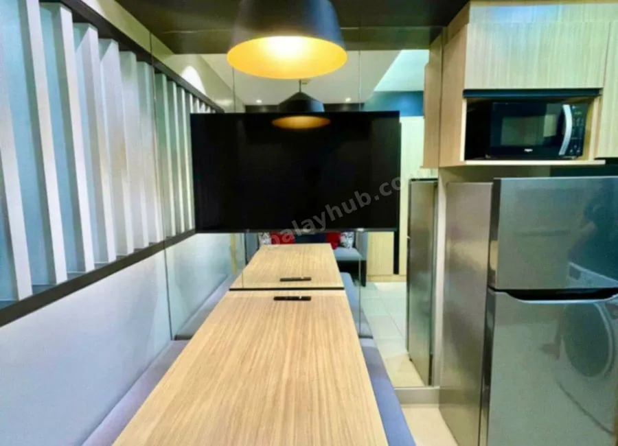 Selling Studio Condo unit with Parking, Avida Towers Cloverleaf