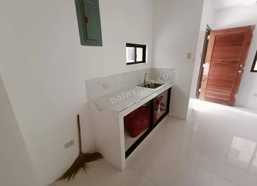 West Fairview Quezon City For Sale 3 Storey Townhouse 4 Bedrooms near FEU Medical Center RG