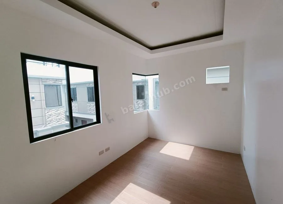 West Fairview Quezon City For Sale 3 Storey Townhouse 4 Bedrooms near FEU Medical Center RG