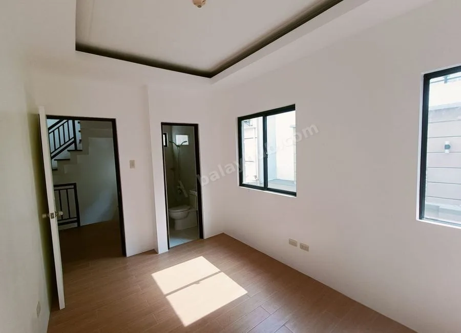 West Fairview Quezon City For Sale 3 Storey Townhouse 4 Bedrooms near FEU Medical Center RG