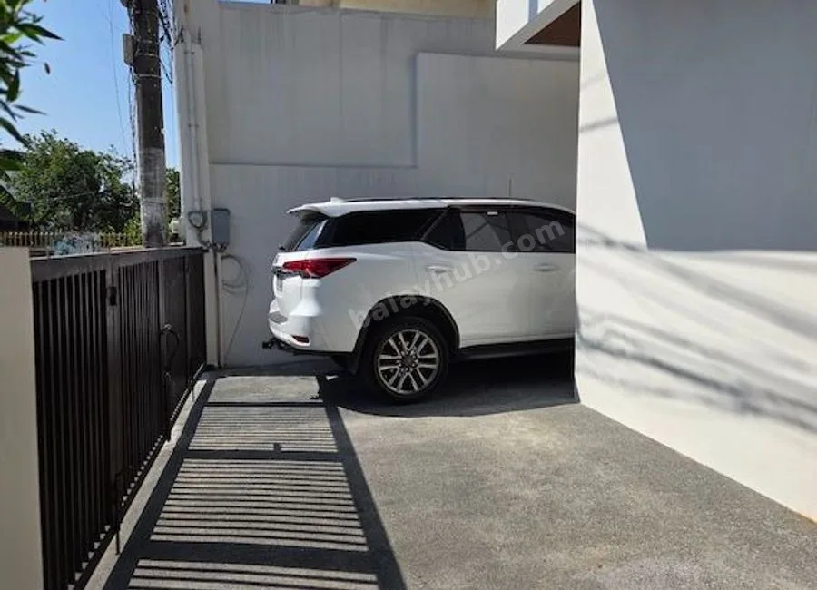 House For Sale in BF Homes Parañaque City