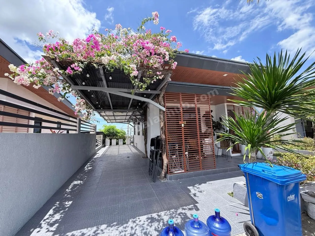 Fully-Furnished Sustainable House with Solar Power in Amoa Subdivision