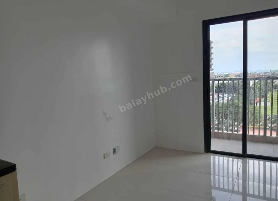 Unfurnished condo studio for rent at The Courtyard Taguig