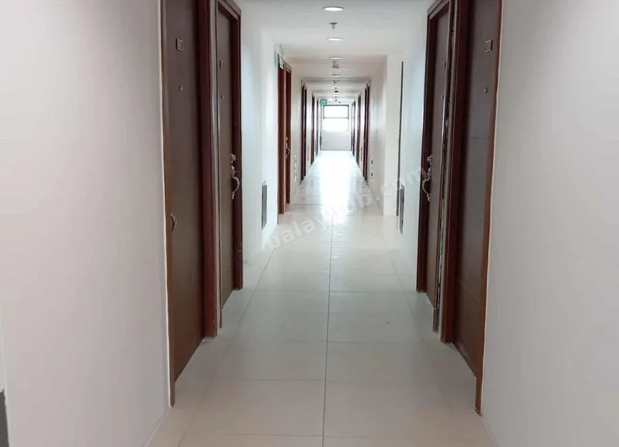 Unfurnished condo studio for rent at The Courtyard Taguig