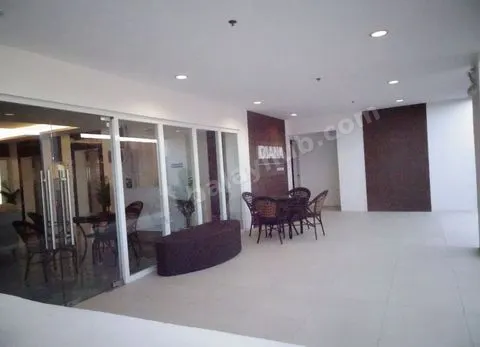 Unfurnished condo studio for rent at The Courtyard Taguig