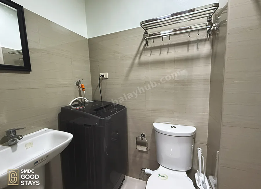 Semi-Furnished 1 Bedroom Unit with balcony for Rent in Unit B021946 Tower 2 Shore 2 Residences Pasay City