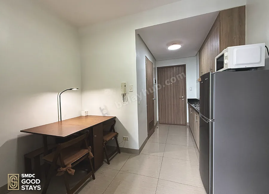 Semi-Furnished 1 Bedroom Unit with balcony for Rent in Unit B021946 Tower 2 Shore 2 Residences Pasay City