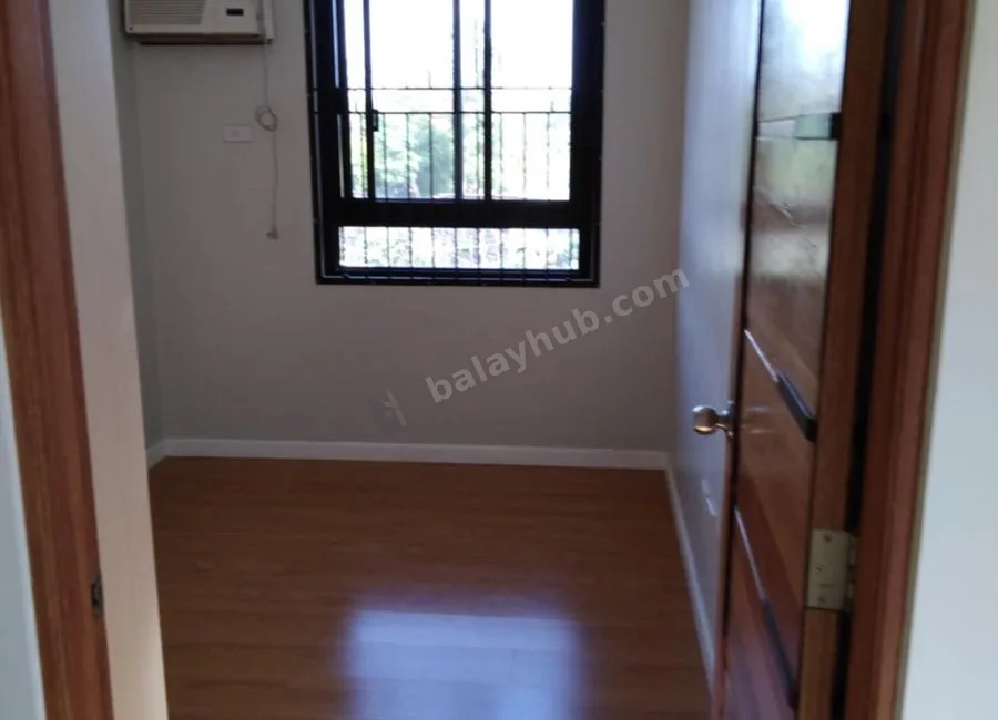 Duplex type three (3) bedroom house near SM Southmall