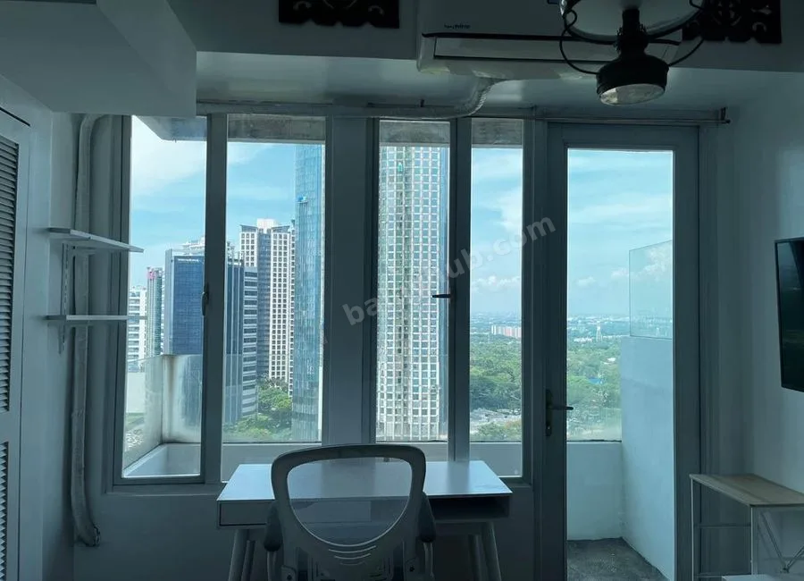 For Rent: Elegant 1 Bedroom with Balcony @ Seibu Tower, BGC