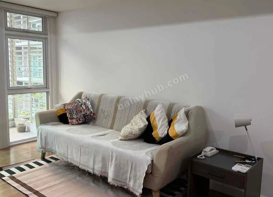 Modern 2-Bedroom Unit Overlooking the Pool