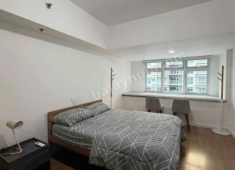 Modern 2-Bedroom Unit Overlooking the Pool