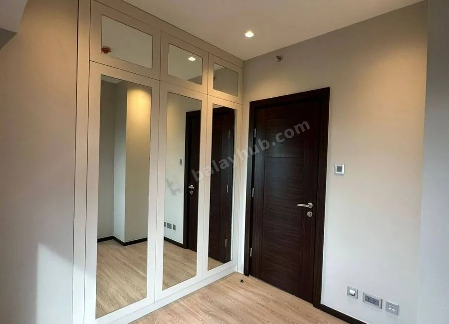 FOR LEASE: 102 SQM Flat in The Trion Towers, Taguig City