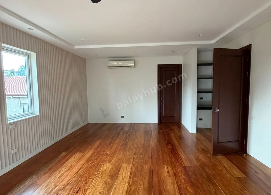 4BR House with Lanai & Antipolo View FOR SALE in White Plains, Quezon City